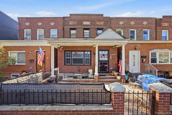 2250 43rd ST, Astoria, NY 11105