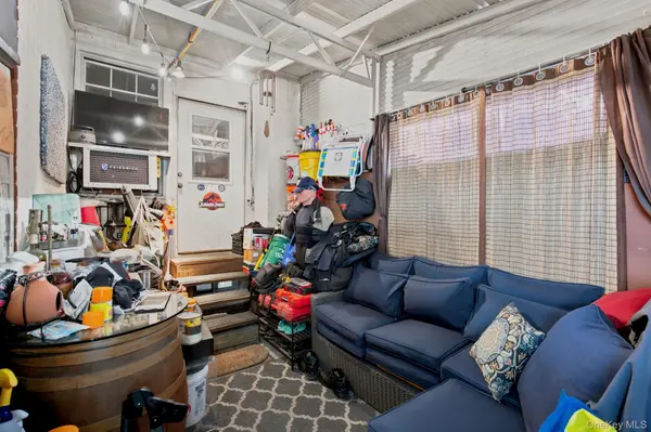 2250 43rd ST, Astoria, NY 11105