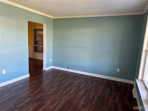 109 W Outer RD, Scott City, MO 63780