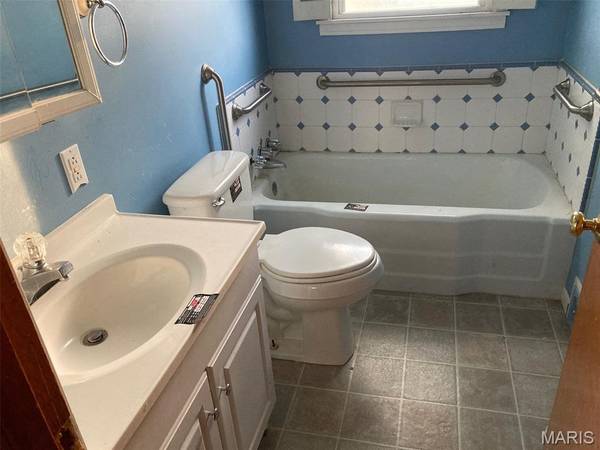322 S Gravois AVE, Tipton, MO 65081