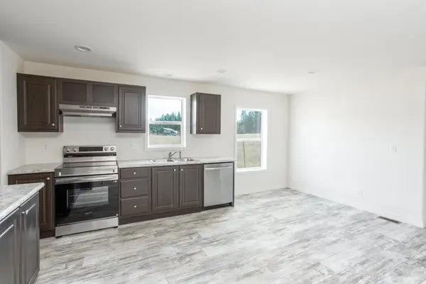 7910 E Valley Rd, Elk, WA 99009