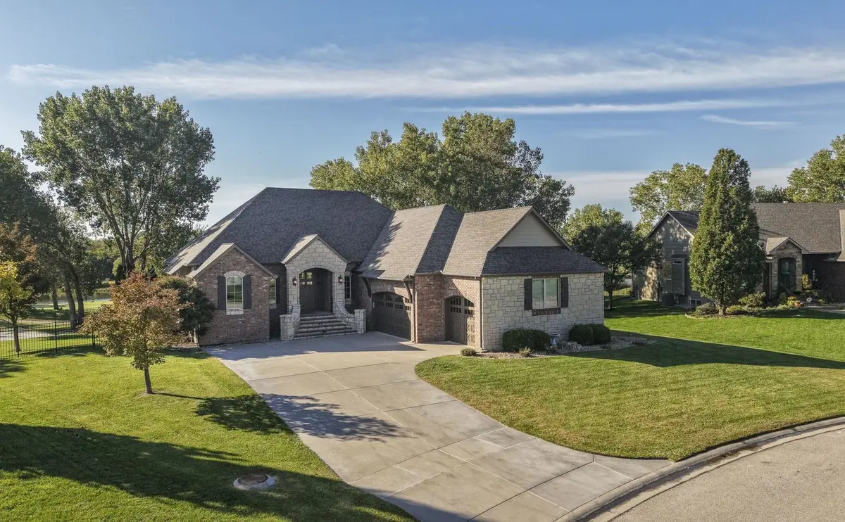 1318 S City View Cir., Wichita, KS 67235