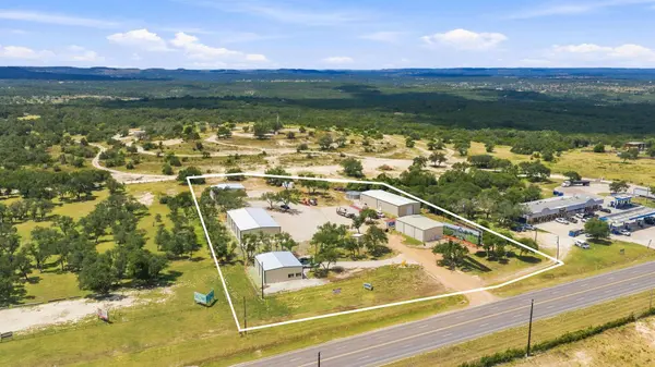 7748 E Us Highway 290 #4, Johnson City, TX 78636