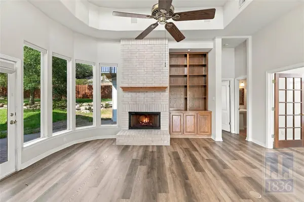 501 Rolling Green DR, Lakeway, TX 78734