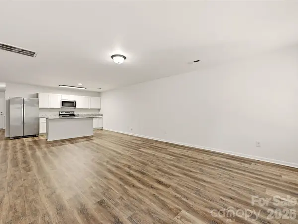 1470 Cypress LOOP, Newton, NC 28658