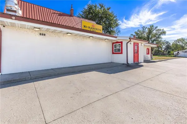 303 S 9th ST, Mound City, KS 66056