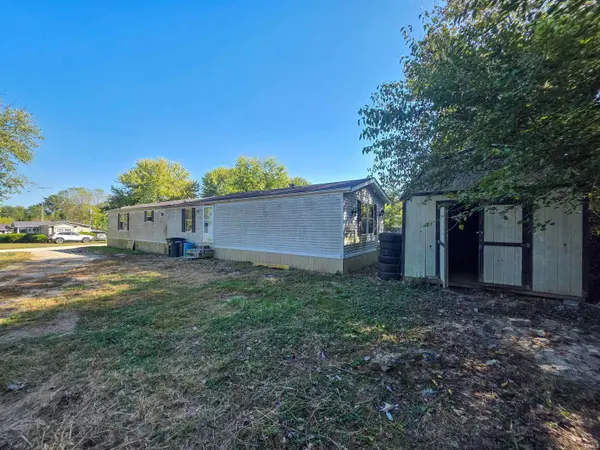 779 SW A ST, Linton, IN 47441