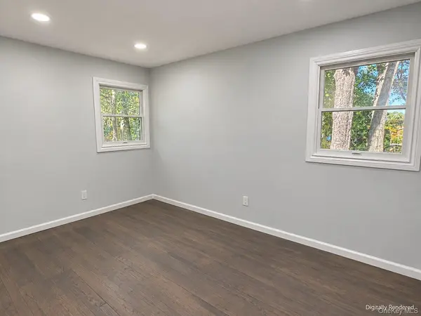 141 Suffolk AVE, Flanders, NY 11901