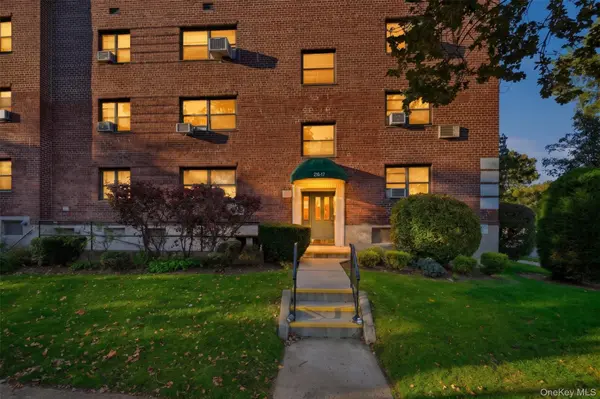 216-17 48th AVE #3C, Bayside, NY 11364