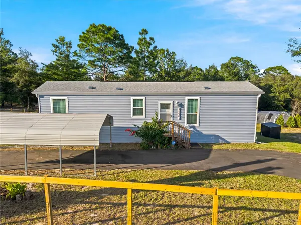 15901 SE 113 ST RD, Ocklawaha, FL 32179