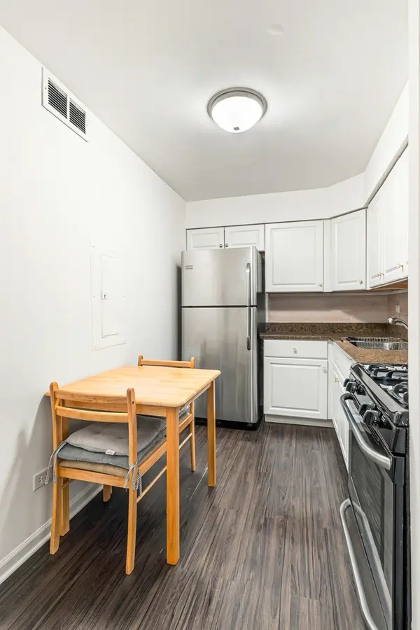 8541 Lotus AVE #714, Skokie, IL 60077