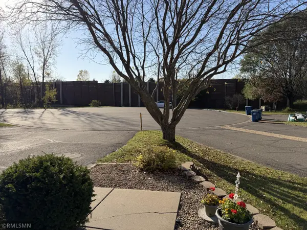 5426 Saxony CT, White Bear Twp, MN 55110