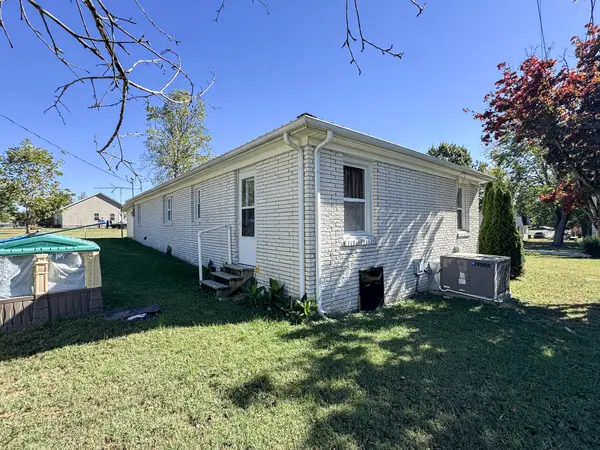 1973 Stevens Dr, Westmoreland, TN 37186