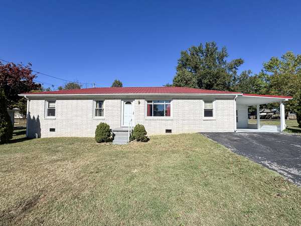 1973 Stevens Dr, Westmoreland, TN 37186