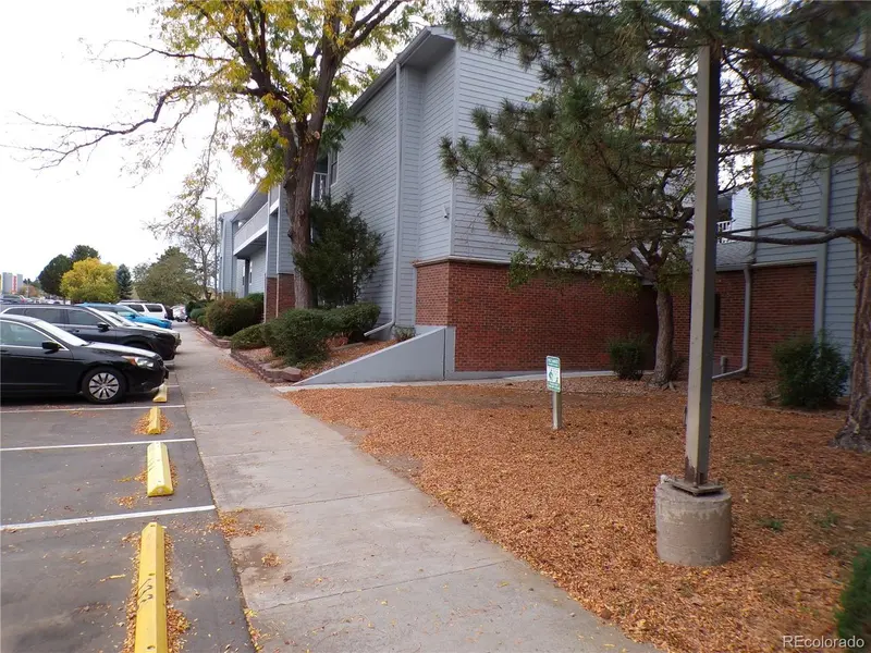 7665 E Eastman #205D, Denver, CO 80231