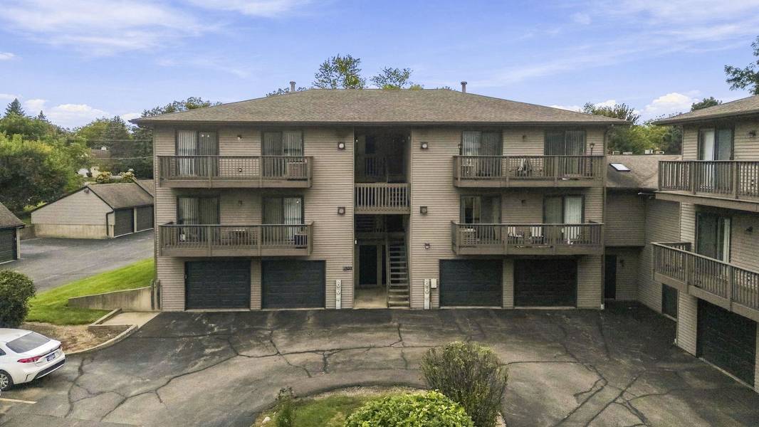 1820 W Highland AVE #D, Elgin, IL 60123