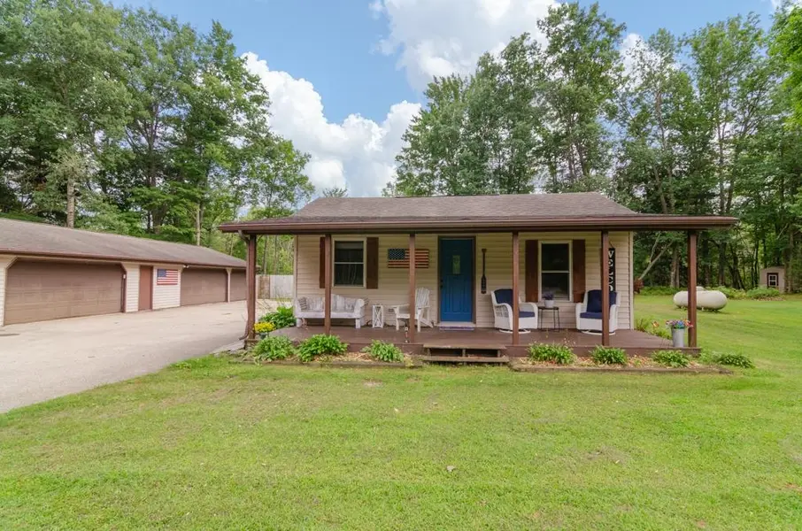5251 STILES RD, Lena, WI 54139
