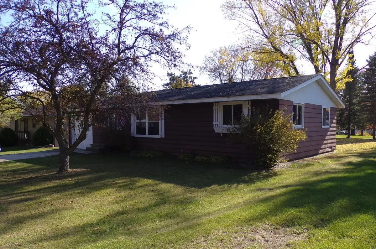 307 E BLUFF ST, Neshkoro, WI 54960
