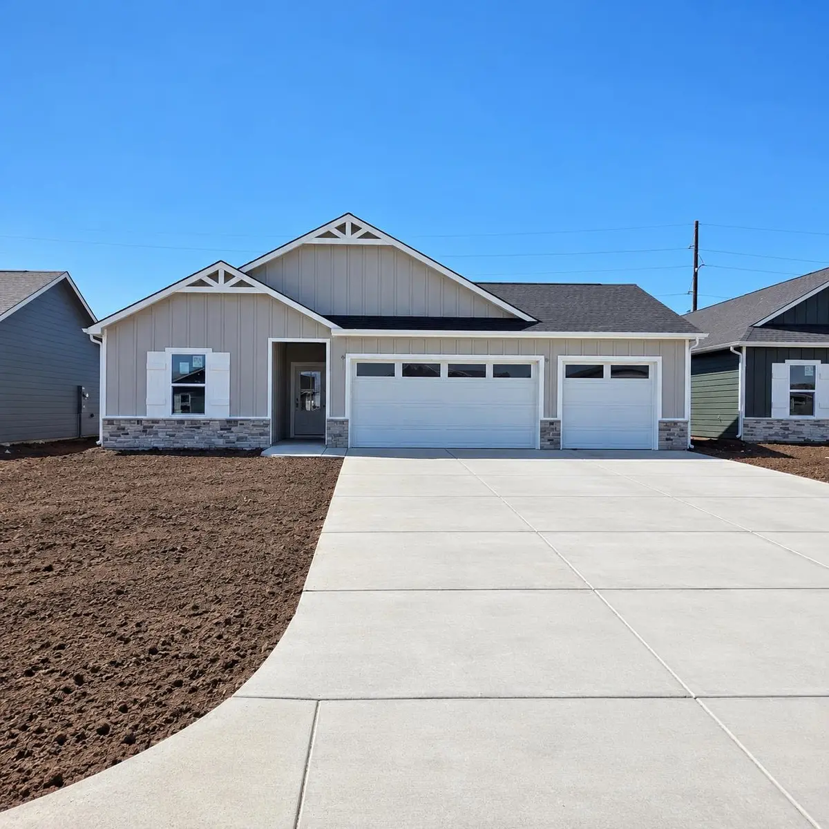 951 N Forestview St, Wichita, KS 67235