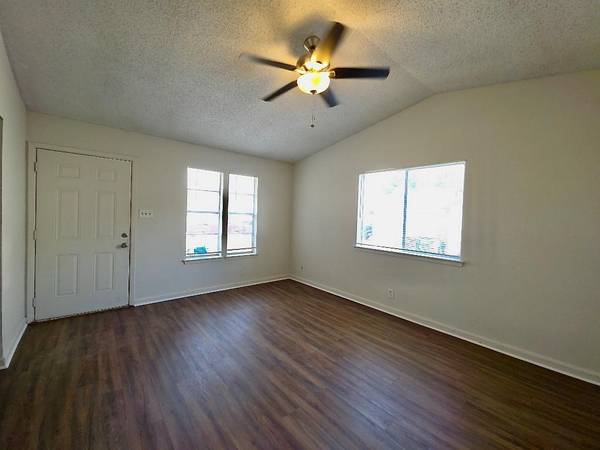801 Country Aire DR #A, Round Rock, TX 78664