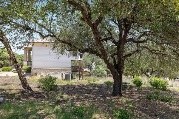 501 Lakeland CIR, Lago Vista, TX 78645