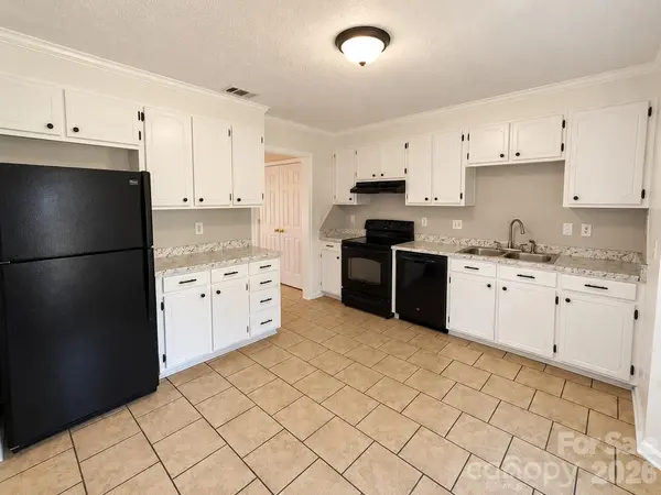 501 Mary Charlotte DR, Charlotte, NC 28262