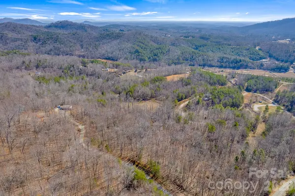 00 Champagne RDG, Lake Lure, NC 28746