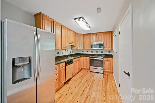 1 Valle Vista DR, Asheville, NC 28804