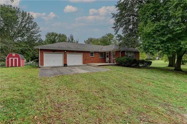 306 4th Street ST, Trimble, MO 64492
