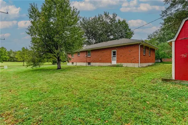 306 4th Street ST, Trimble, MO 64492