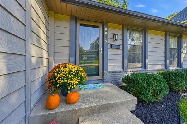 8819 HADLEY ST, Overland Park, KS 66212