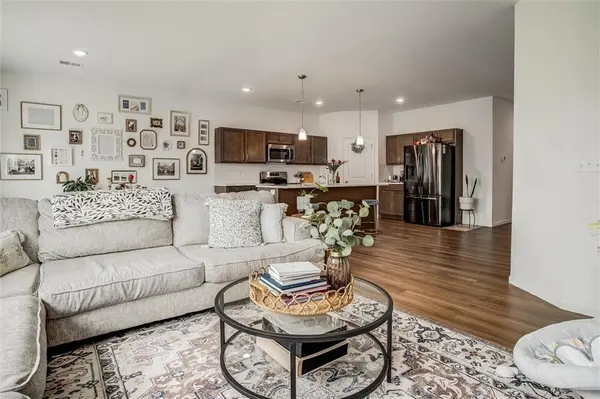 27031 E Oak View DR, Lee's Summit, MO 64086