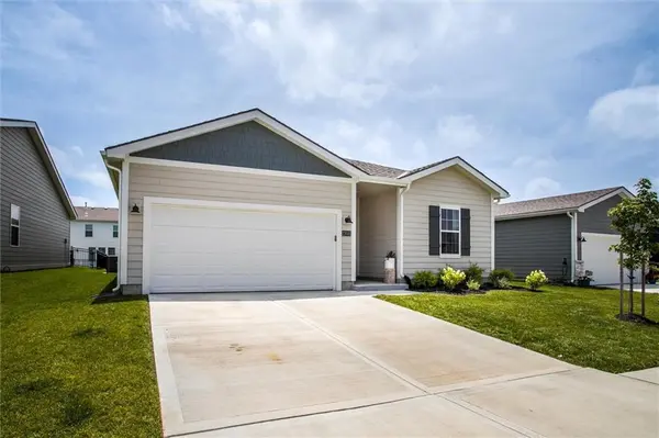 27031 E Oak View DR, Lee's Summit, MO 64086
