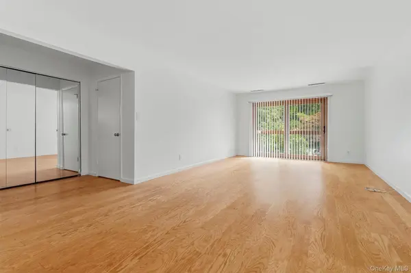 6 Bronxville Glen DR #Bldg 1-15, Bronxville, NY 10708