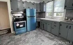 105 Hawkins BLVD, Copiague, NY 11726