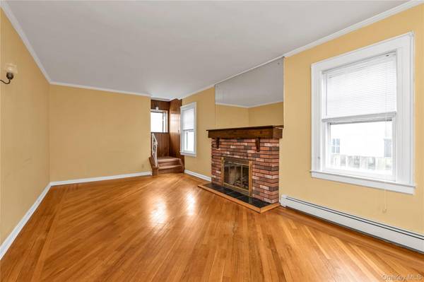 154 Rocklyn AVE, Lynbrook, NY 11563