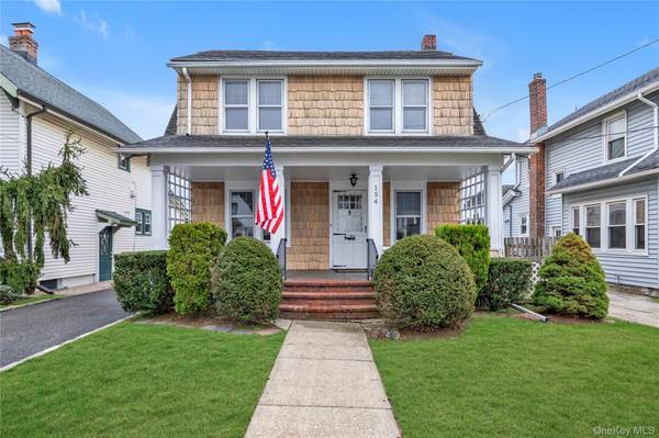 154 Rocklyn AVE, Lynbrook, NY 11563
