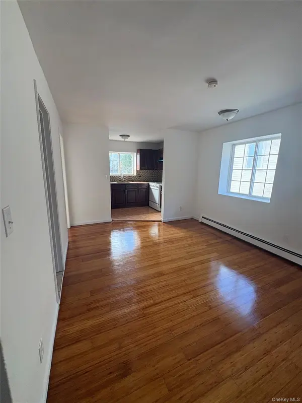 9082 180th ST, Jamaica, NY 11432