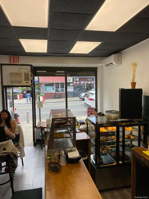 41-08 Green Point AVE, Astoria, NY 11104