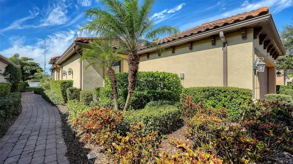 5572 SENTIERO DR, Nokomis, FL 34275