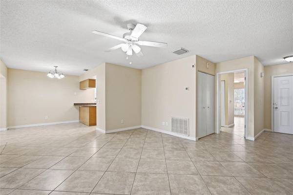 9006 DIXIANA VILLA CIR, Tampa, FL 33635