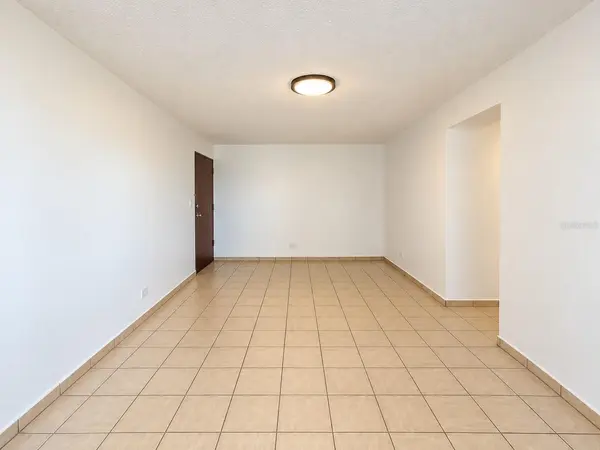 901 COND. GOLDEN VIEW PLAZA #901, Carolina, PR 00979