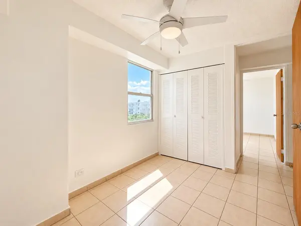 901 COND. GOLDEN VIEW PLAZA #901, Carolina, PR 00979