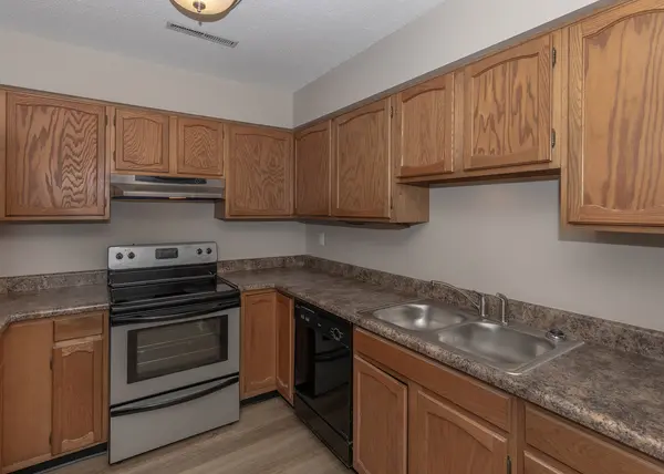 3240 Parkwild DR #3D, Bettendorf, IA 52722