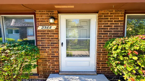 2568 Berkshire CT #2568, Waukegan, IL 60087