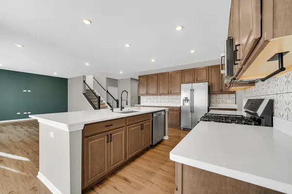 3859 Fender ST, Valparaiso, IN 46385
