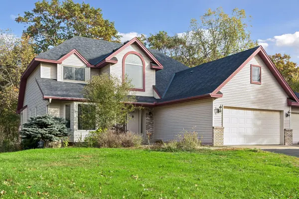 109 Woodridge LN, Lino Lakes, MN 55014