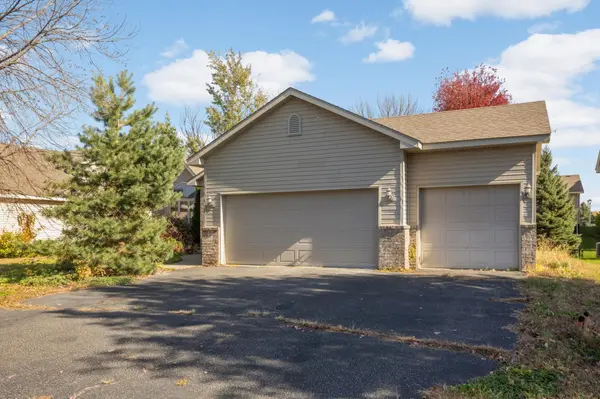 933 Ivy Hills RD, Belle Plaine, MN 56011