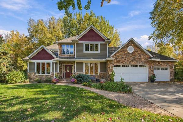 1438 Pondview CIR, Lino Lakes, MN 55038