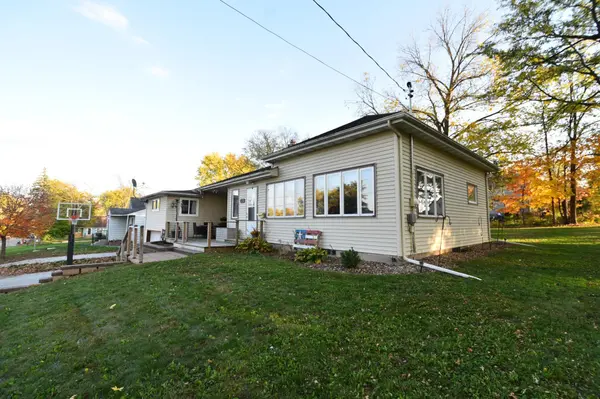 207 E 6th ST, Zumbrota, MN 55992